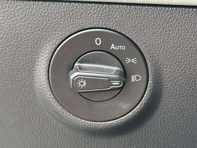 2023 Volkswagen Taos SEL