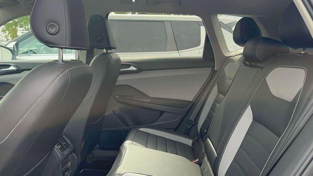 2023 Volkswagen Taos SEL