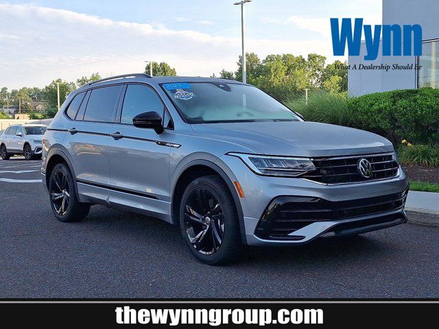 2023 Volkswagen Tiguan SE R-Line Black