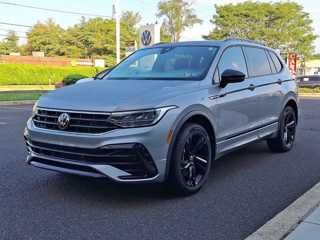 2023 Volkswagen Tiguan SE R-Line Black
