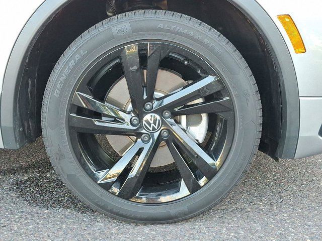 2023 Volkswagen Tiguan SE R-Line Black