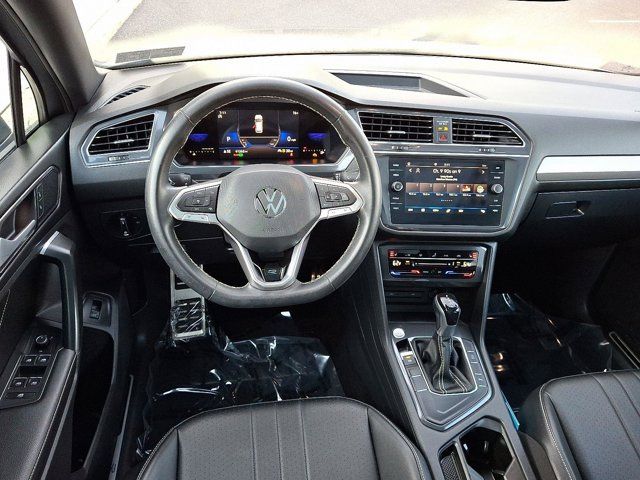 2023 Volkswagen Tiguan SE R-Line Black