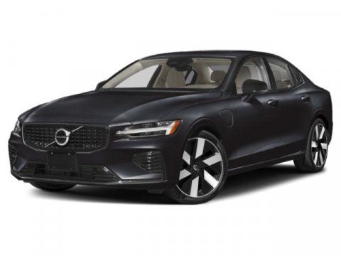 2023 Volvo S60 Recharge Plug-In Hybrid Plus Dark Theme