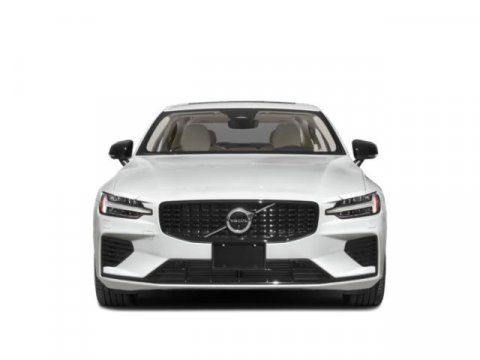 2023 Volvo S60 Recharge Plug-In Hybrid Plus Dark Theme
