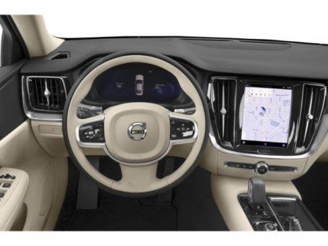 2023 Volvo S60 Recharge Plug-In Hybrid Plus Dark Theme