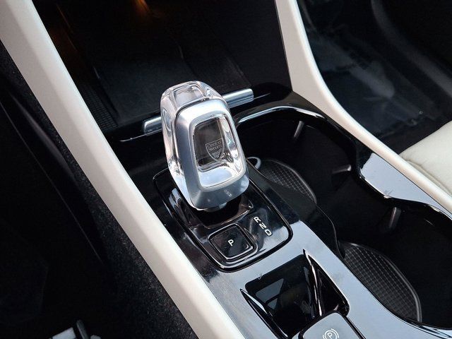 2023 Volvo XC40 Plus Dark Theme