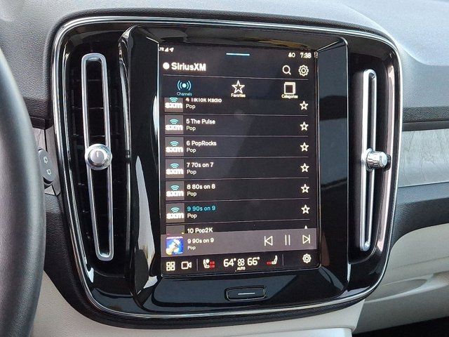 2023 Volvo XC40 Plus Dark Theme