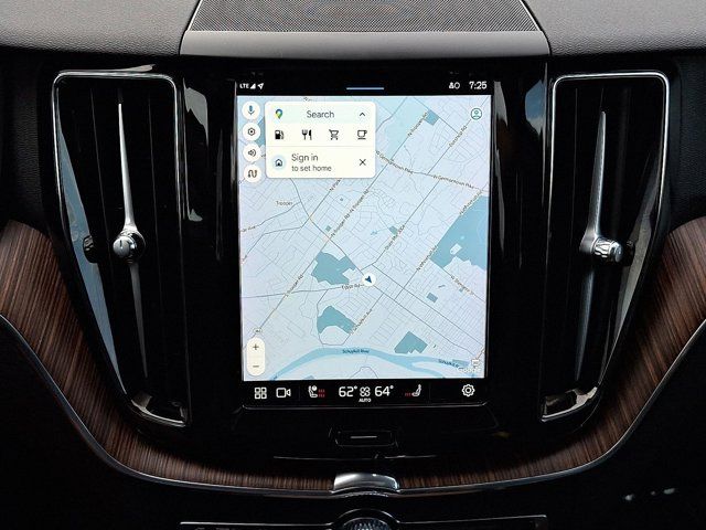2023 Volvo XC60 Plus Bright Theme