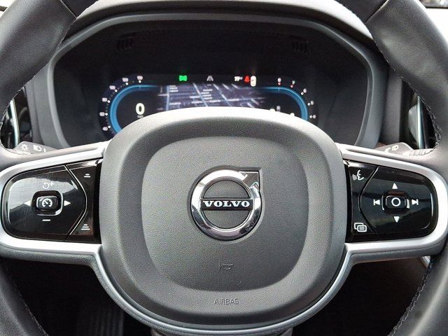 2023 Volvo XC60 Plus Bright Theme