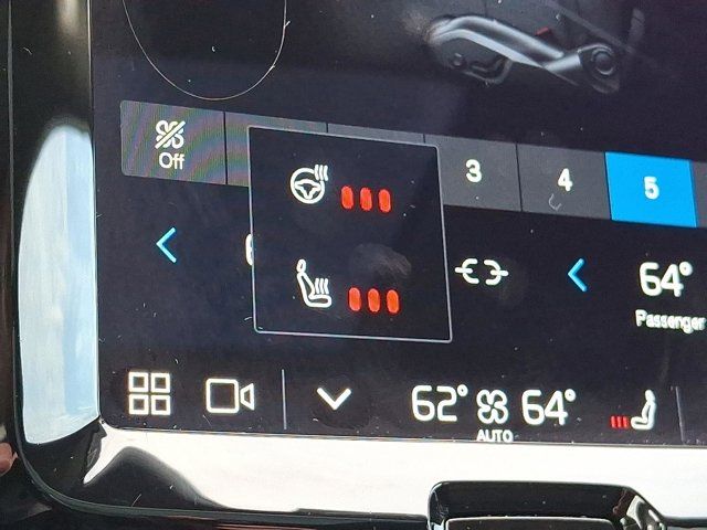 2023 Volvo XC60 Plus Bright Theme