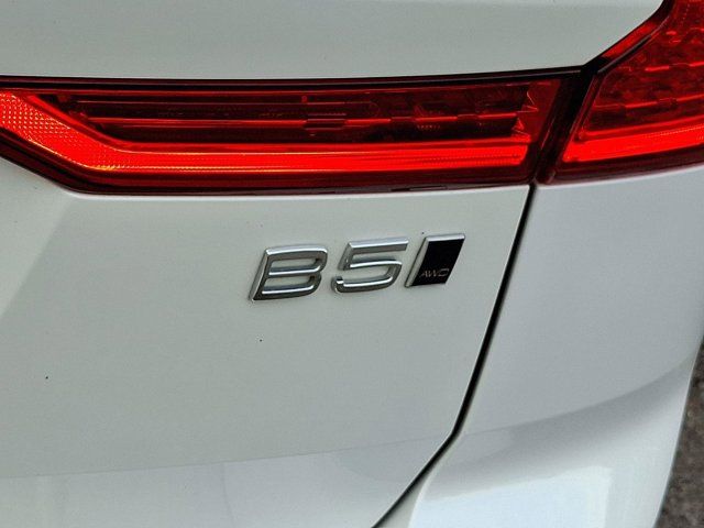 2023 Volvo XC60 Plus Bright Theme
