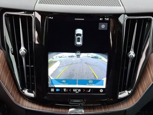 2023 Volvo XC60 Plus Bright Theme