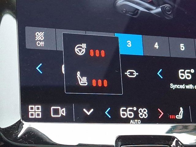 2023 Volvo XC60 Plus Bright Theme