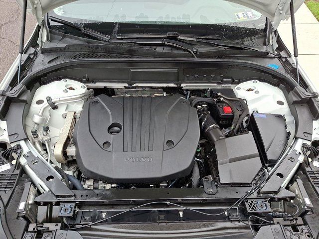 2023 Volvo XC60 Plus Bright Theme