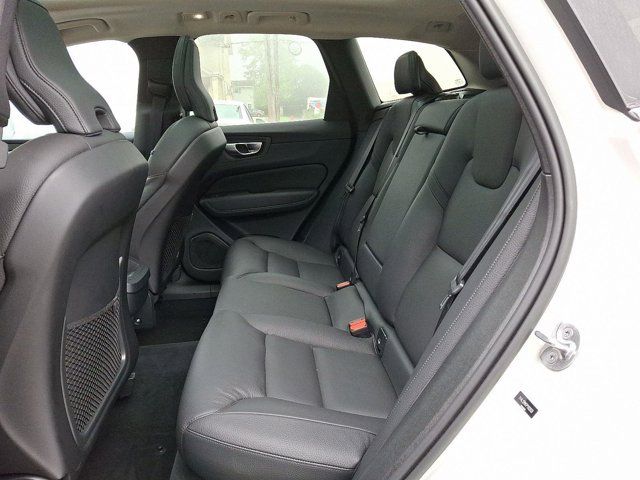 2023 Volvo XC60 Plus Bright Theme