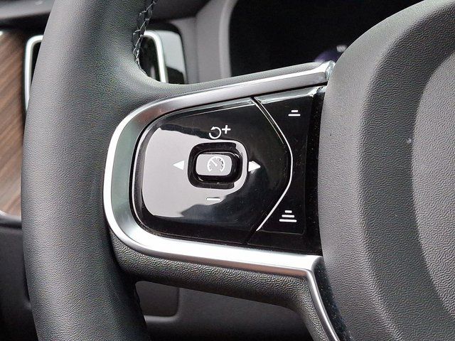 2023 Volvo XC60 Plus Bright Theme