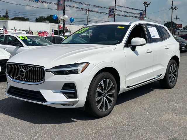 2023 Volvo XC60 B5 AWD Plus Bright Theme