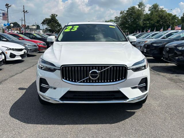 2023 Volvo XC60 B5 AWD Plus Bright Theme