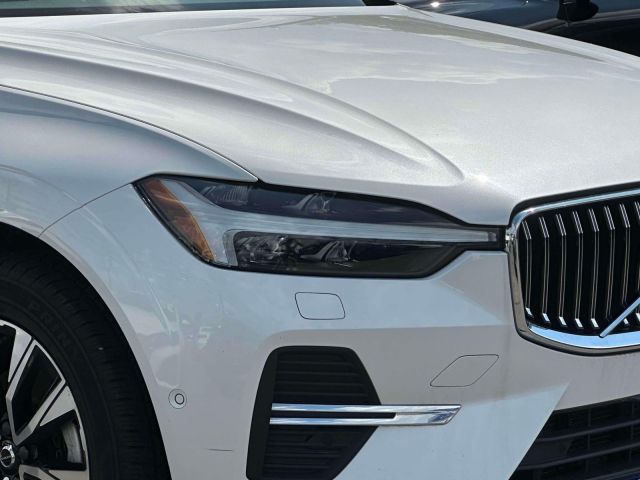 2023 Volvo XC60 B5 AWD Plus Bright Theme