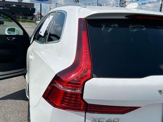 2023 Volvo XC60 B5 AWD Plus Bright Theme