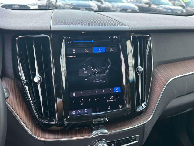 2023 Volvo XC60 B5 AWD Plus Bright Theme