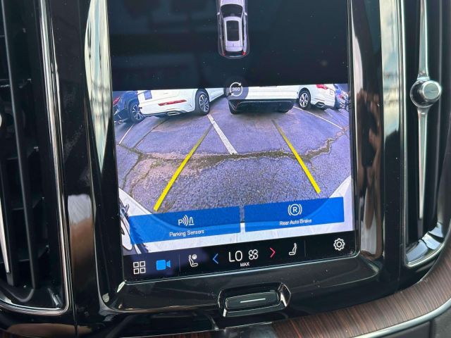 2023 Volvo XC60 B5 AWD Plus Bright Theme