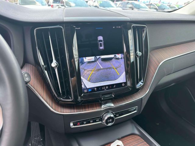 2023 Volvo XC60 B5 AWD Plus Bright Theme