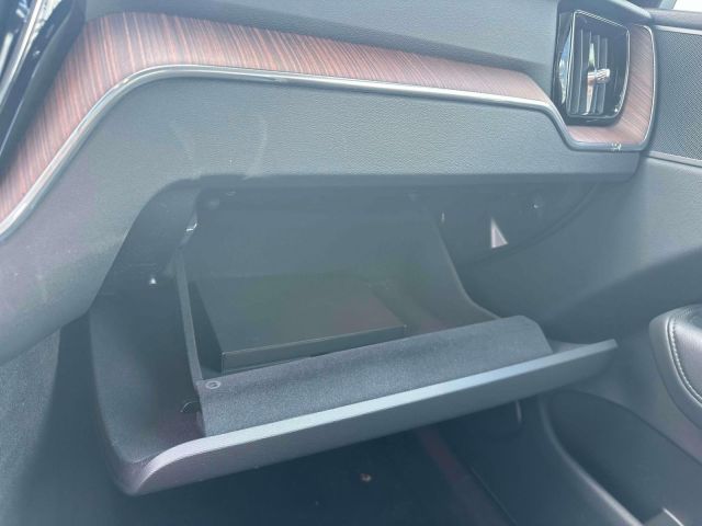 2023 Volvo XC60 B5 AWD Plus Bright Theme