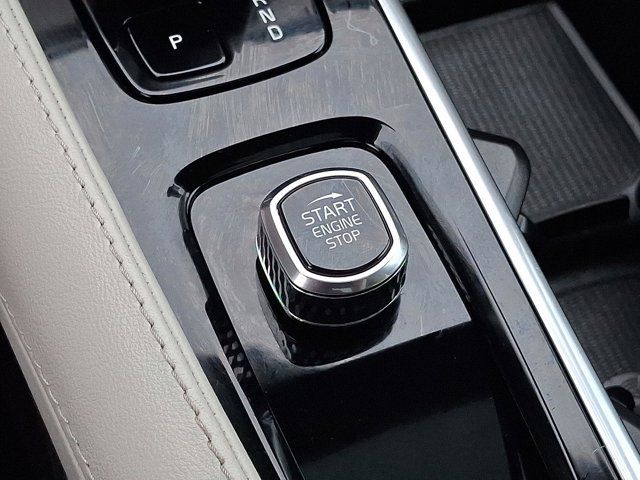2023 Volvo XC90 Plus