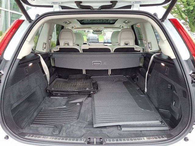 2023 Volvo XC90 Plus