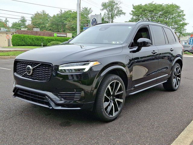 2023 Volvo XC90 Recharge Plug-In Hybrid Ultimate Dark Theme