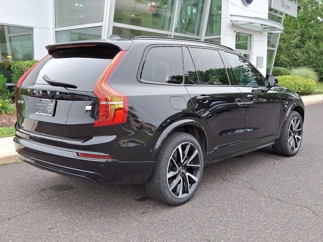 2023 Volvo XC90 Recharge Plug-In Hybrid Ultimate Dark Theme