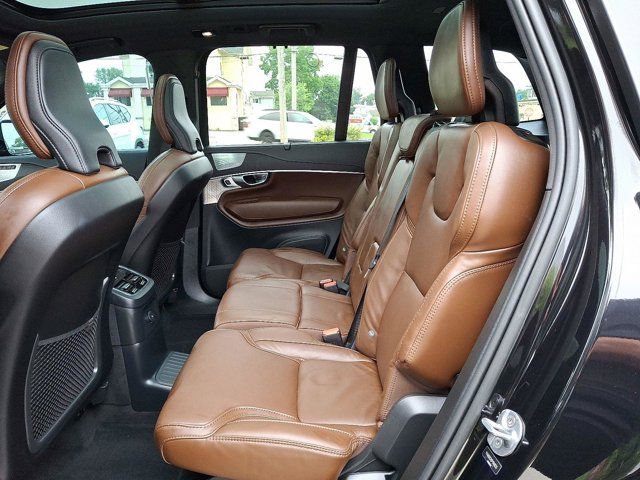 2023 Volvo XC90 Recharge Plug-In Hybrid Ultimate Dark Theme