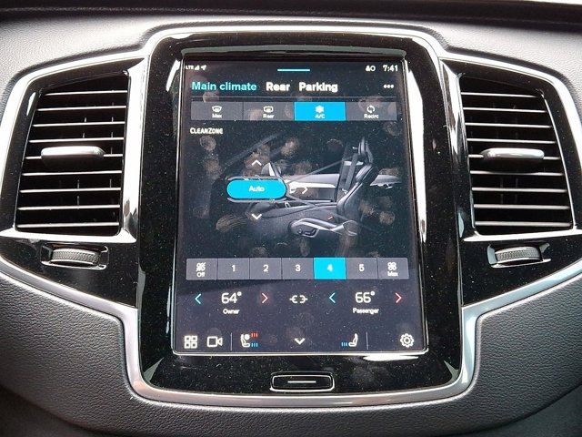 2023 Volvo XC90 Recharge Plug-In Hybrid Ultimate Dark Theme