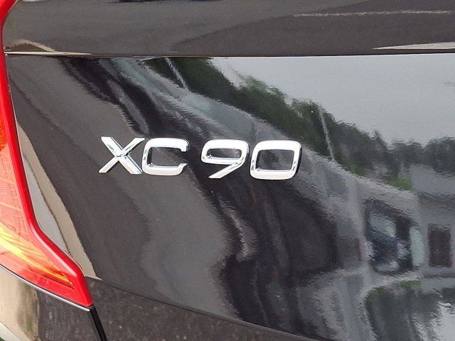 2023 Volvo XC90 Recharge Plug-In Hybrid Ultimate Dark Theme