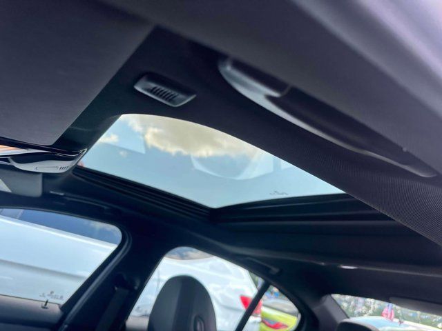 2024 BMW 3 Series 330i xDrive 2024 BMW 3 Series 330i xDrive