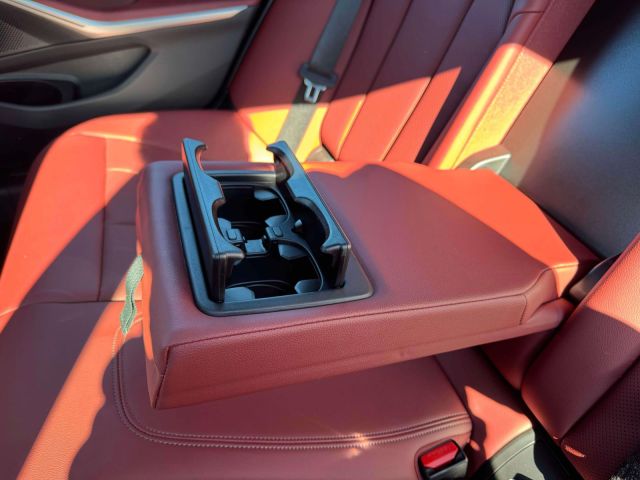 2024 BMW 3 Series 330i xDrive Sedan 2024 BMW 3 Series 330i xDrive Sedan