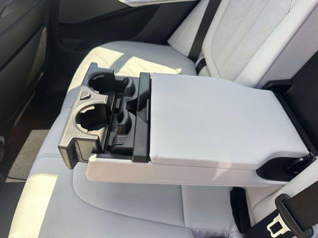 2024 BMW X5 M60i