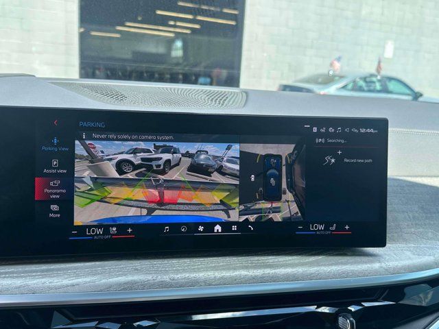 2024 BMW X5 M60i