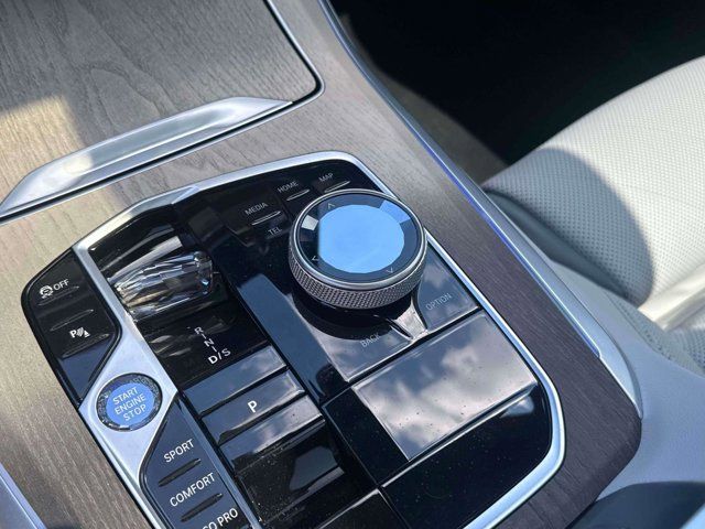 2024 BMW X5 M60i