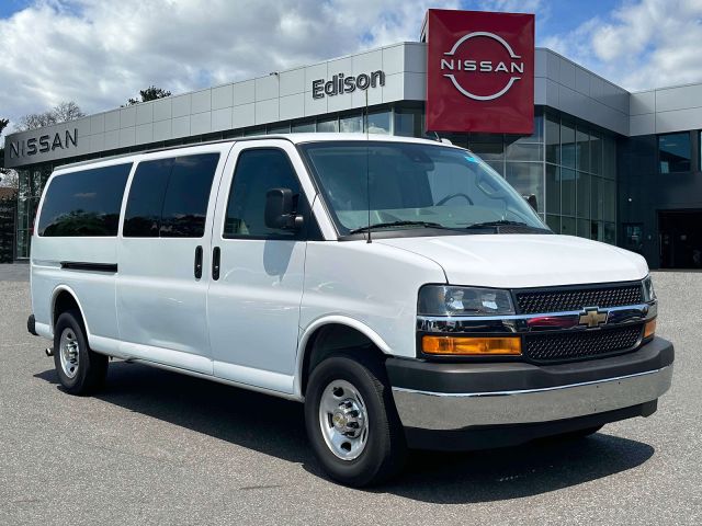 2024 Chevrolet Express Passenger RWD 3500 155 LT