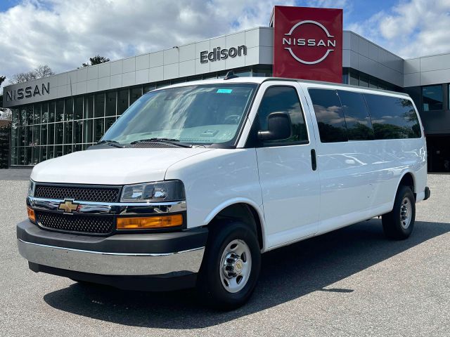 2024 Chevrolet Express Passenger RWD 3500 155 LT