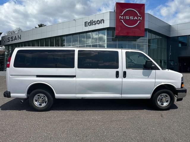 2024 Chevrolet Express Passenger RWD 3500 155 LT