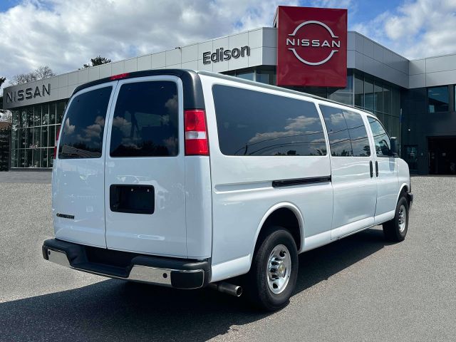 2024 Chevrolet Express Passenger RWD 3500 155 LT