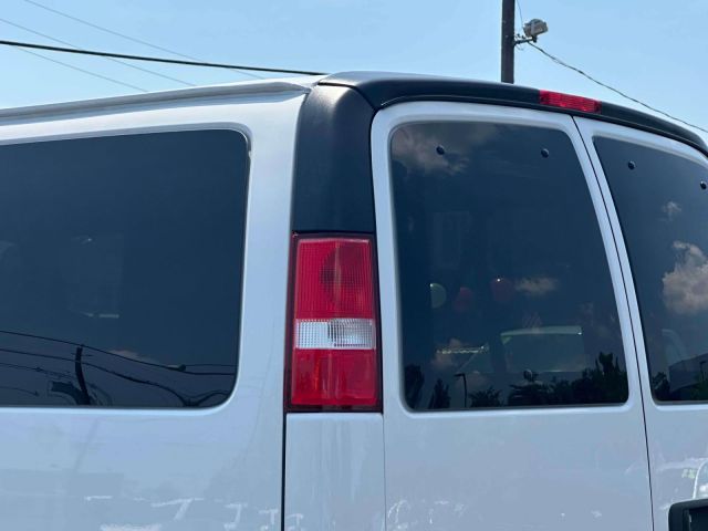 2024 Chevrolet Express Passenger RWD 3500 155 LT