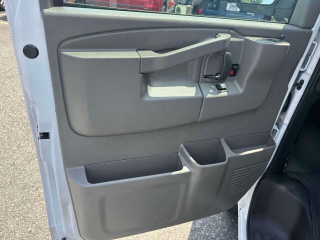 2024 Chevrolet Express Passenger RWD 3500 155 LT