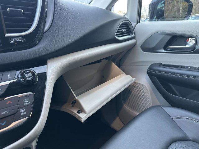 2024 Chrysler Pacifica Touring L 2024 Chrysler Pacifica Touring L