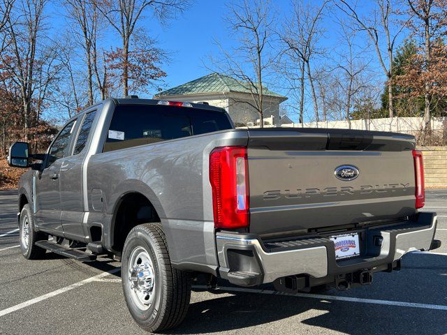 2024 Ford Super Duty F-350 SRW XL