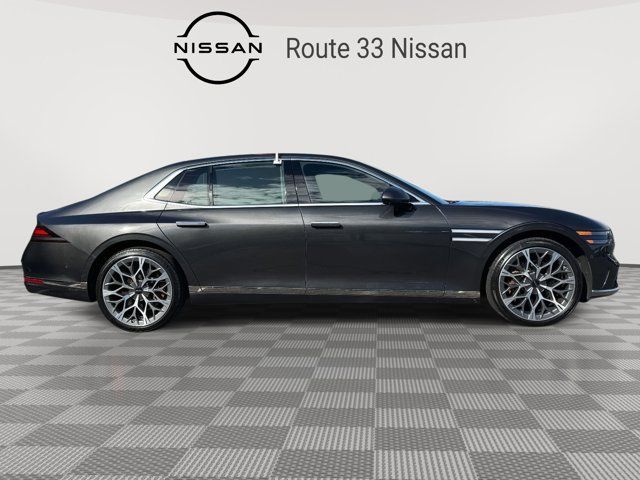 2024 Genesis G90 e-SC