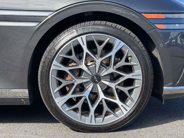 2024 Genesis G90 e-SC